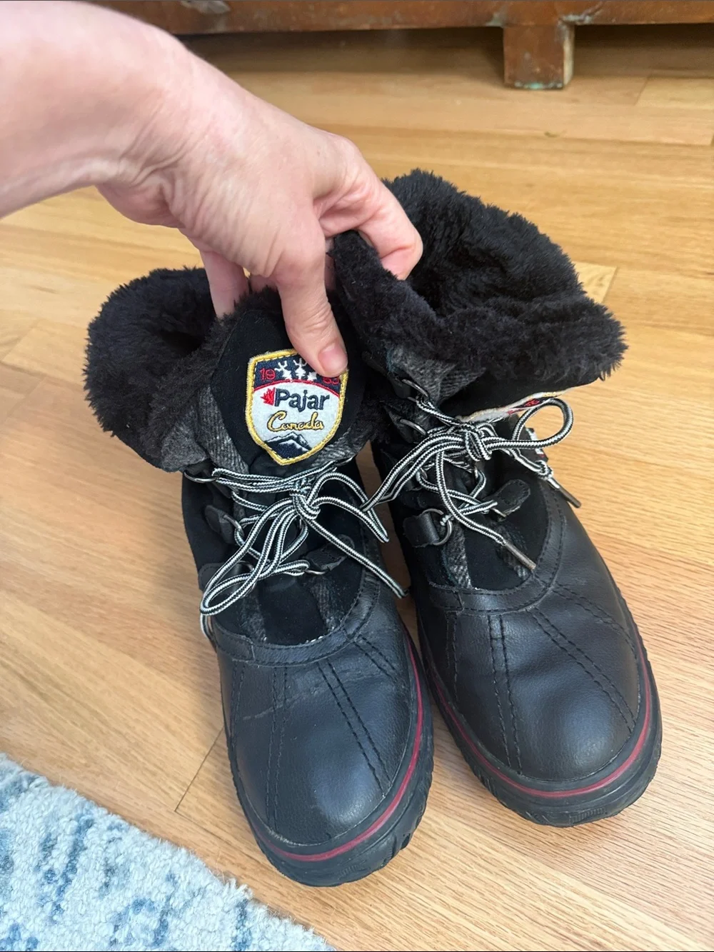 Pajar Womens Black Winter Snow Boots with Red Trim